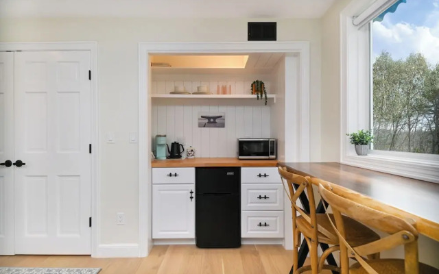 Harbor View Cozy Retreat for 2