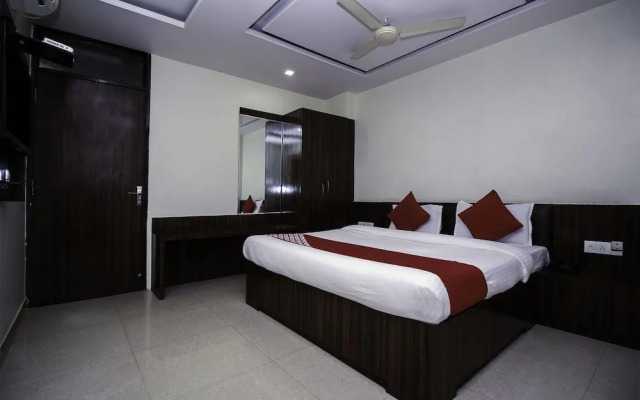OYO 15424 Hotel Galaxy Palace