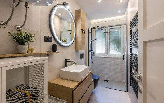 Artistic chill art apartment 2+2.Centar of Split.