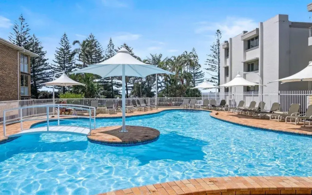 Ocean View Coastal Haven in Burleigh