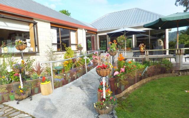 Ropatinis Homestay B&B