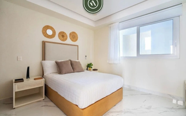 3BR Condo Right Next to the Beach - Pool - Palapa