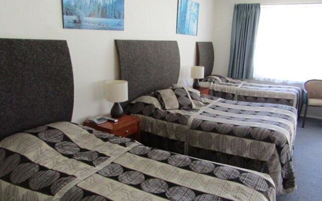 Hanging Rock Family Motel
