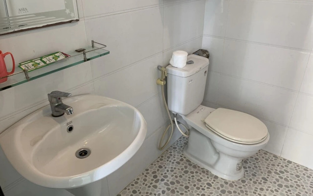 OYO 1054 Rong Vang Hotel