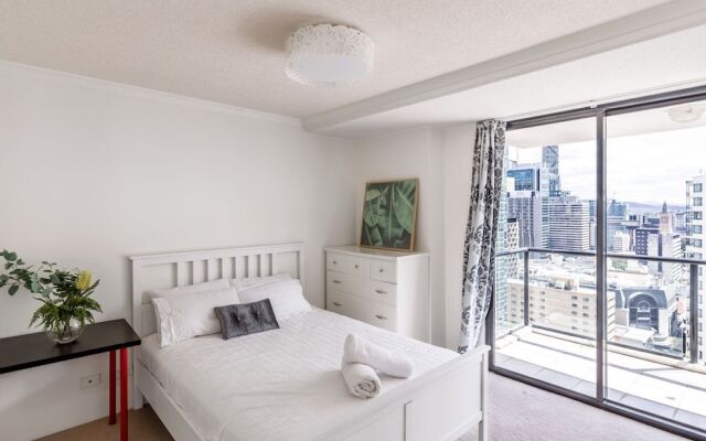 Rivercity CBD Apartment