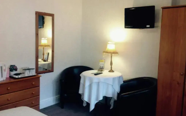 The Clovelly - Guest Accomodation