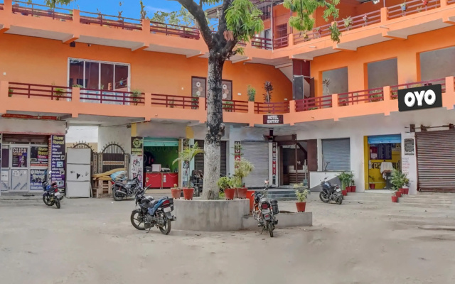 OYO 813893 Hotel Siddhi Vinayak
