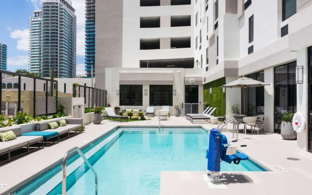 Hampton Inn & Suites Miami Wynwood Design District