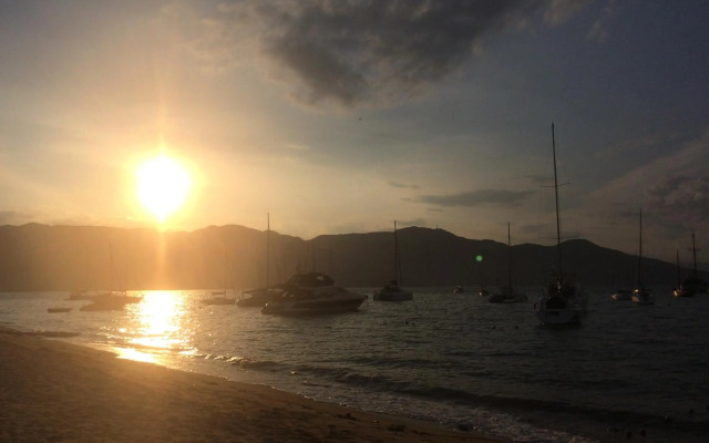 Casa Colonial Térrea no Saco da Capela em Ilhabela