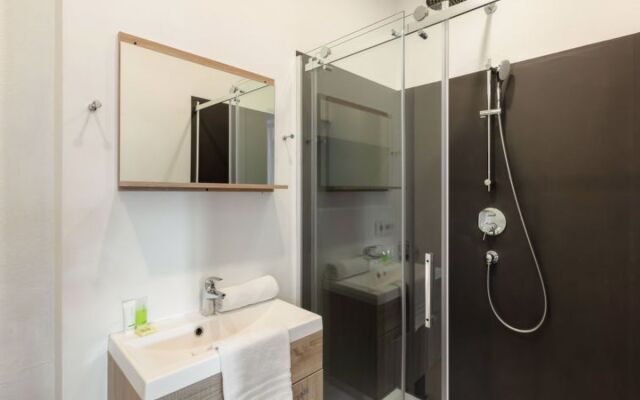 Apartmenthaus Dreier 11704