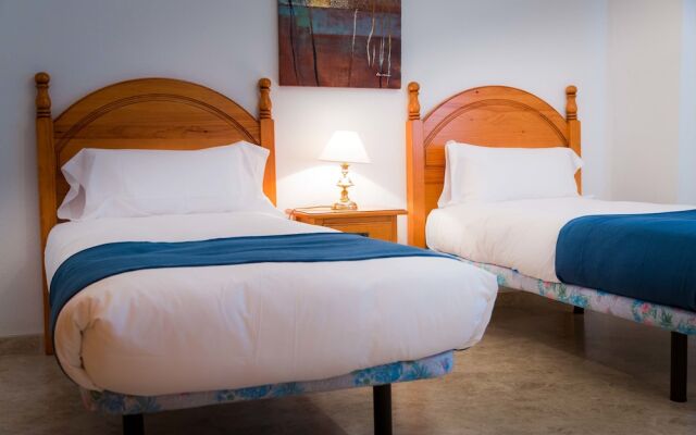 Holidays2Fuengirola Los Boliches pool