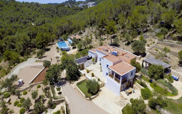 Cozy Holiday Home With Outdoor Cinema