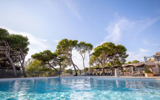 Provence Country Club (LSS210)