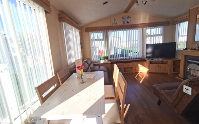 Sea and Mountain View Sunbeach Holiday Snowdonia