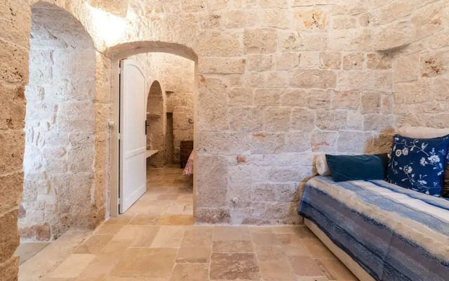 4152 Trulli Salsapariglia by Perle di Puglia