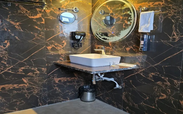 Hotel KHS Landmark Prayagraj - The Boutique Hotel