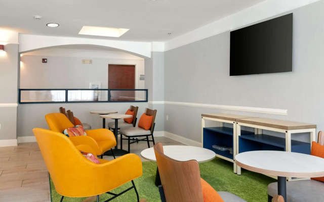 Spark by Hilton Savannah Airport
