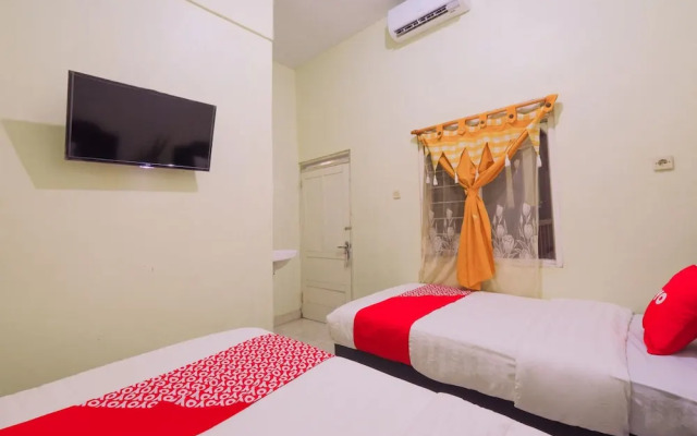 Ndalem Jogja Cupuwatu Syariah by OYO Rooms
