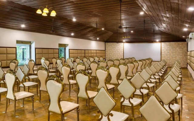 Manu Maharani Resort Corbett
