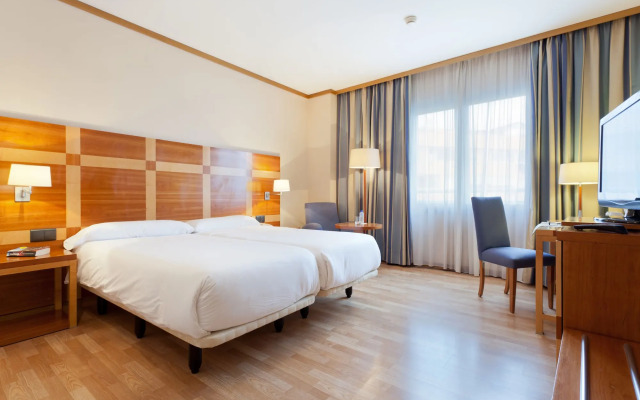 Отель Senator Parque Central