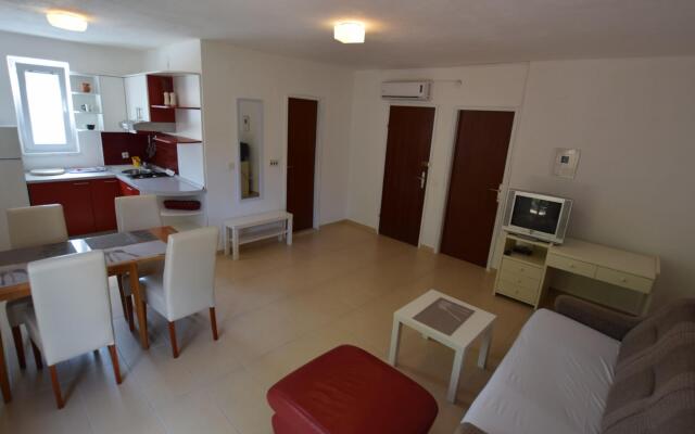 Spacious apartment with terrace,200 m distant from the beach !