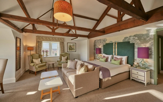 Wivenhoe House Hotel