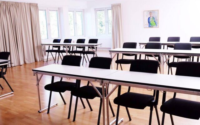 Vann Spa Hotel and Conference