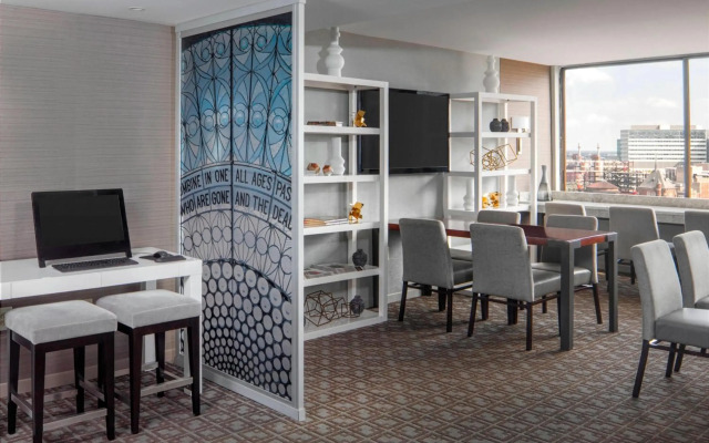 Sheraton Philadelphia University City Hotel
