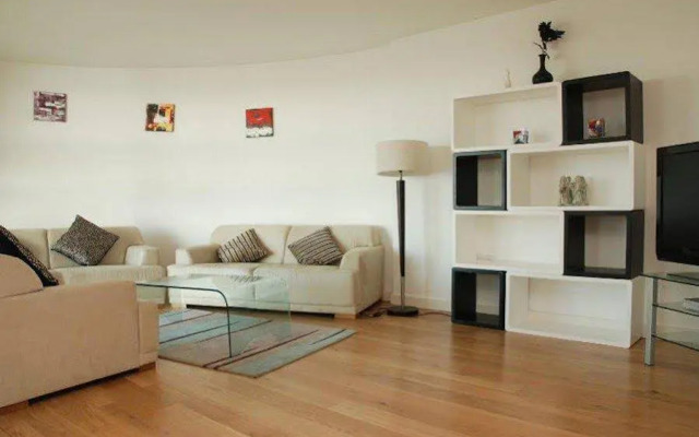 Falcon Wharf Apartments