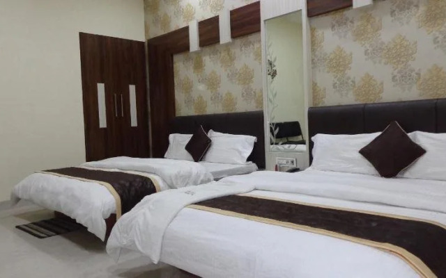 Hotel Prakshi Palace
