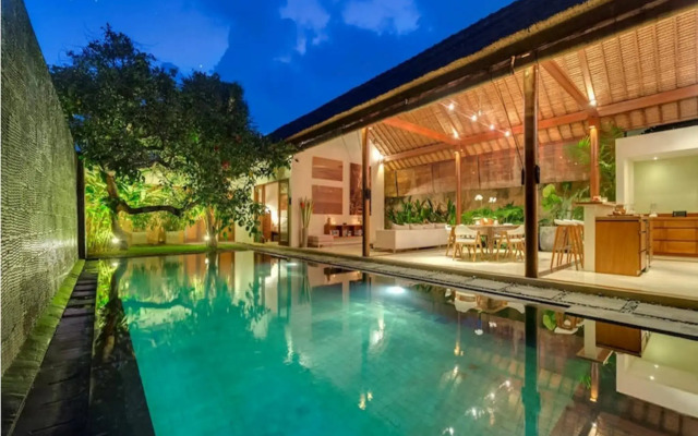 Villa Lumut