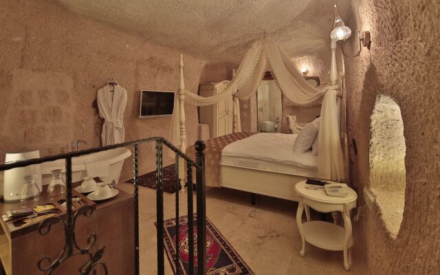 Elit Cave Suites