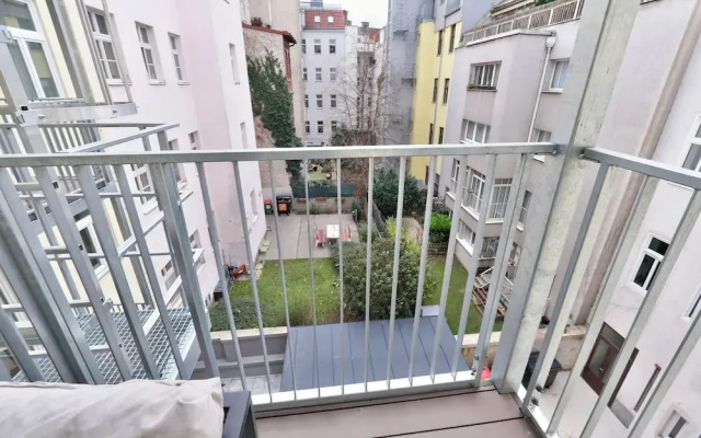 Vienna Lotus Apartment