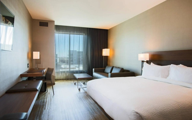 AC Hotel by Marriott Cincinnati at Liberty Center