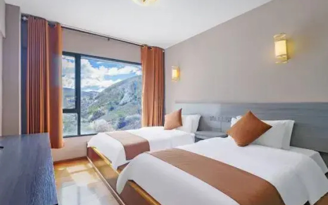Skyline Hotel