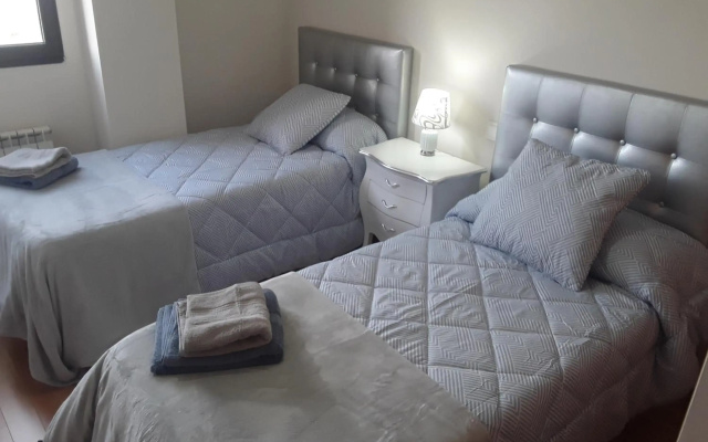 Apartamento de 6 personas con WIFI Y GARAJE INCLUIDO