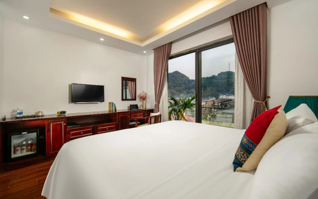 Sapa Mountain Queen House