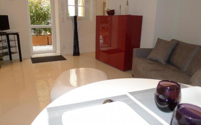 NICE VILLAGE1 AP2087 by RIVIERA HOLIDAY HOMES