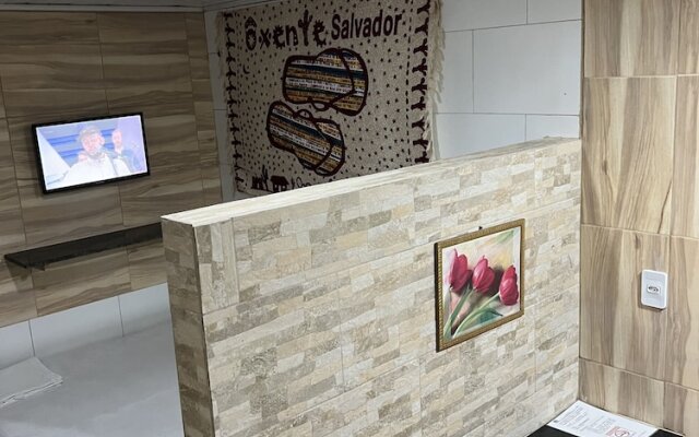 Flat na Praia de Itapuã no Térreo com AR-Condicionado - SEM TAXAS