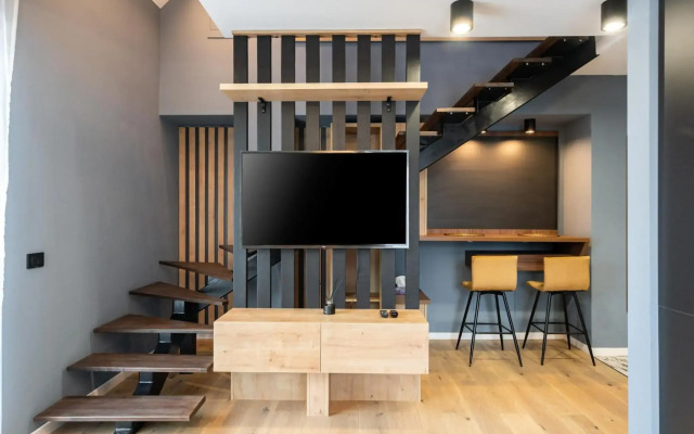 Sunflower- Designer 2R apartment near Piata Unirii with circular terrace