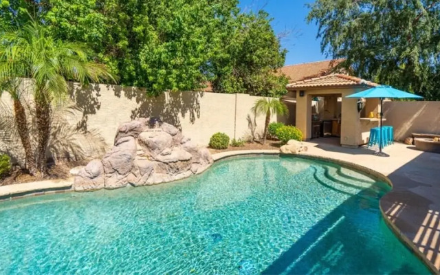 Luxury Scottsdale Home W/pool and Hot Tub!