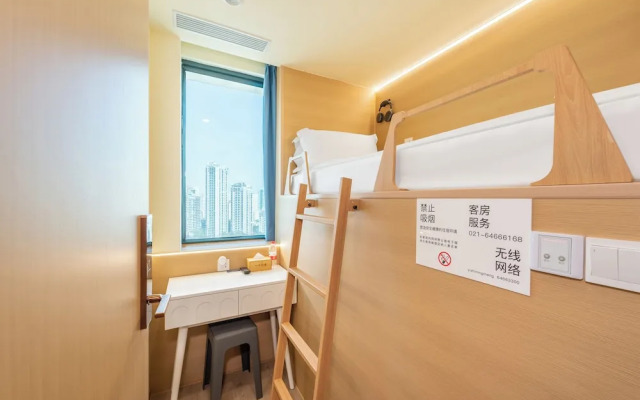 Lemon Hotel