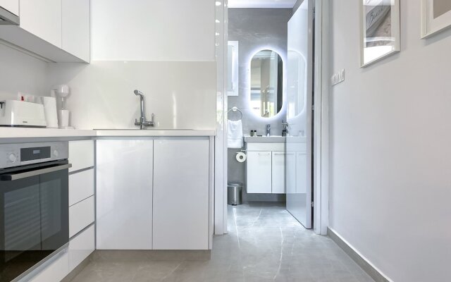 Phaedrus Living: Limnaria Luxury Flat Vine 121