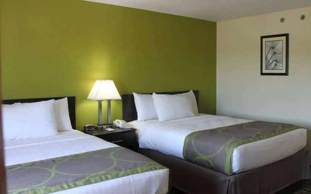 AmericInn by Wyndham West Burlington