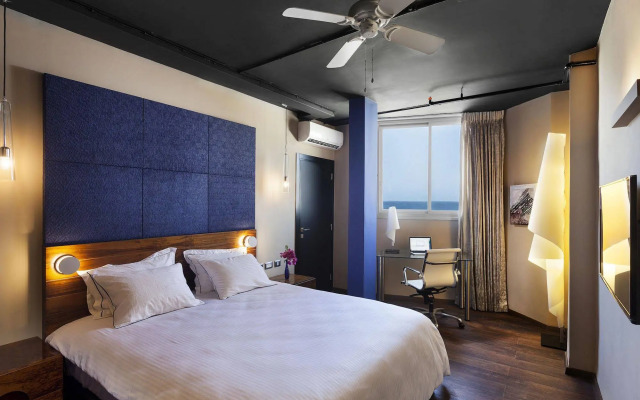PLAY Seaport Suite Hotel TLV