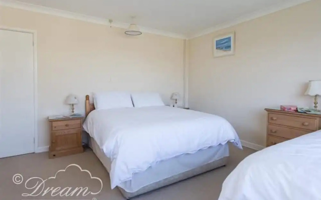 Hillview Bungalow