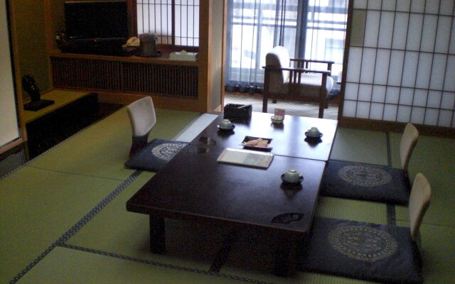 Okada Ryokan Warakutei