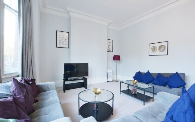 The Knightsbridge Apartment