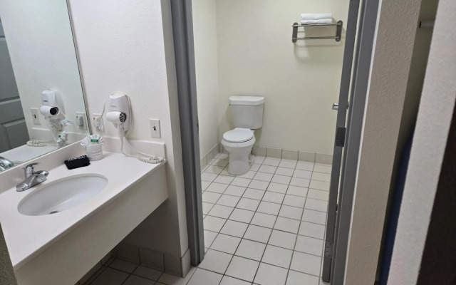 Allure Suites