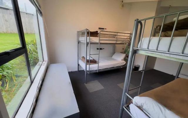 Waiheke Backpackers Hostel